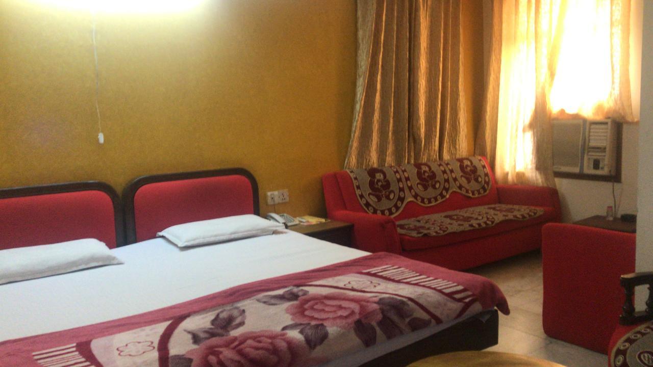 Hotel Sukant Palace Delhi  Exterior photo